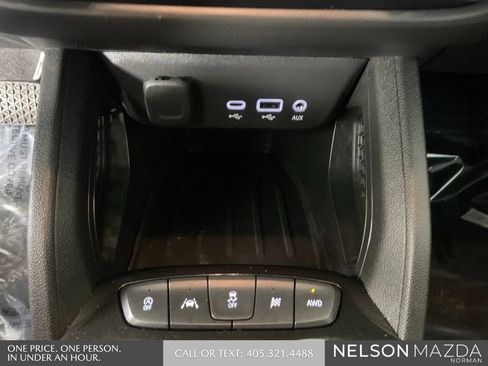 Used 2021 Chevrolet TrailBlazer LT AWD/4WD image 34