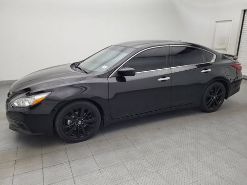 Used 2018 Nissan Altima 2.5 SR w/ SR Midnight Edition FWD image 2