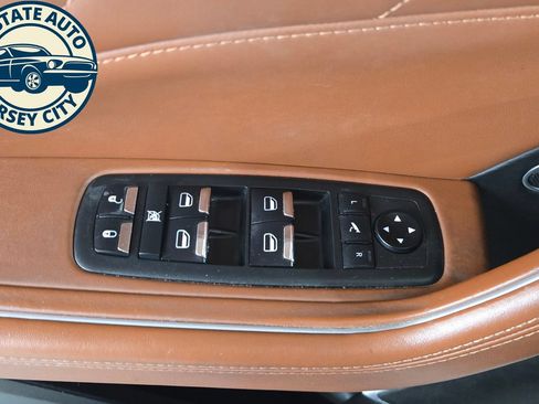 Used 2019 Maserati Levante GranLusso AWD/4WD image 26
