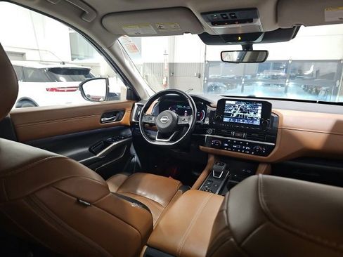 Certified 2023 Nissan Pathfinder Platinum w/ Cargo Package image 29