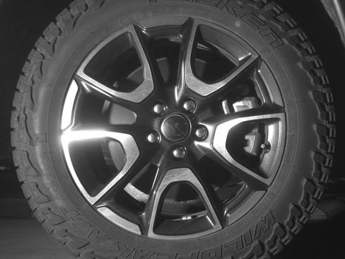 Used 2025 Jeep Compass Trailhawk AWD/4WD image 13