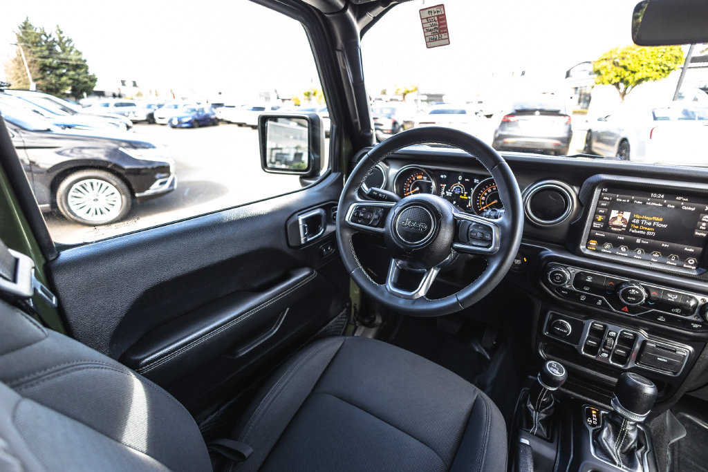 Used 2023 Jeep Wrangler Unlimited Sahara AWD/4WD image 21
