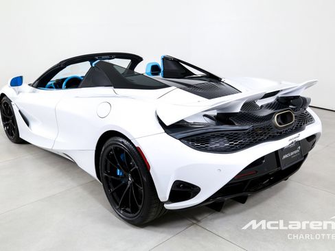 New 2026 McLaren 750S Spider RWD image 8