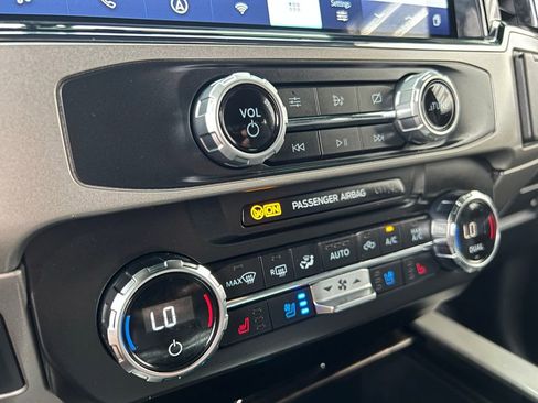 Used 2022 Ford F250 Lariat w/ Lariat Value Package image 45