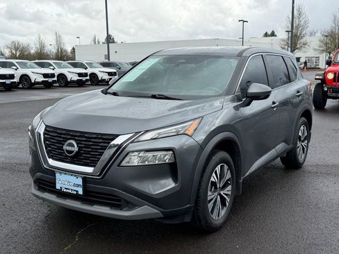 Used 2022 Nissan Rogue SV image 4