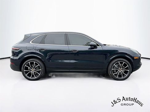 Used 2022 Porsche Cayenne S AWD/4WD image 8