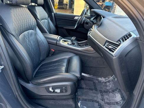 Used 2021 BMW X7 xDrive40i w/ Executive Package image 27