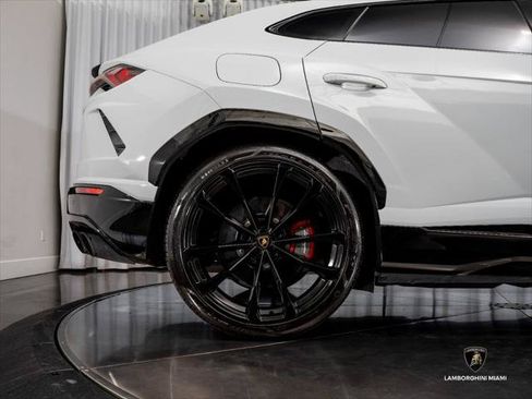 Used 2021 Lamborghini Urus AWD/4WD image 17