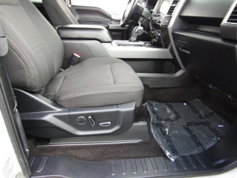 Used 2016 Ford F150 XLT w/ Equipment Group 302A Luxury image 9