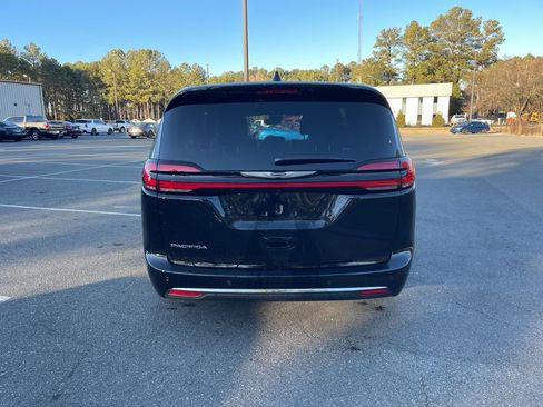 New 2026 Chrysler Pacifica Select FWD image 5