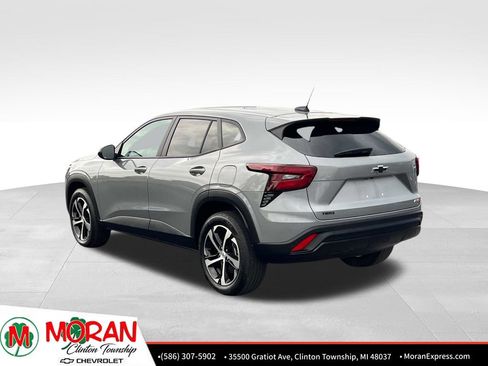 Certified 2024 Chevrolet Trax RS w/ Driver Confidence Package FWD image 4