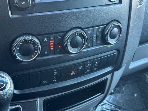 Used 2016 Mercedes-Benz Sprinter 2500 image 23