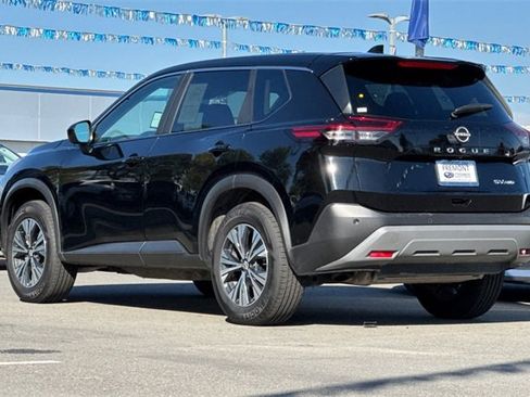Used 2023 Nissan Rogue SV image 6