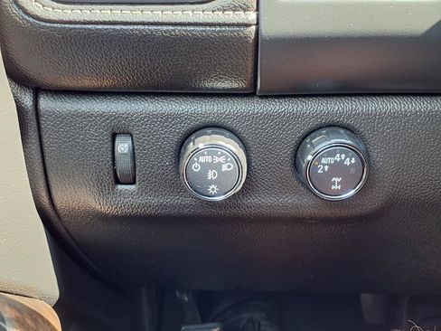 Used 2021 GMC Canyon Denali AWD/4WD image 9