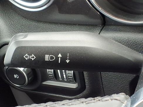 Used 2021 Jeep Wrangler Unlimited Sahara AWD/4WD image 23