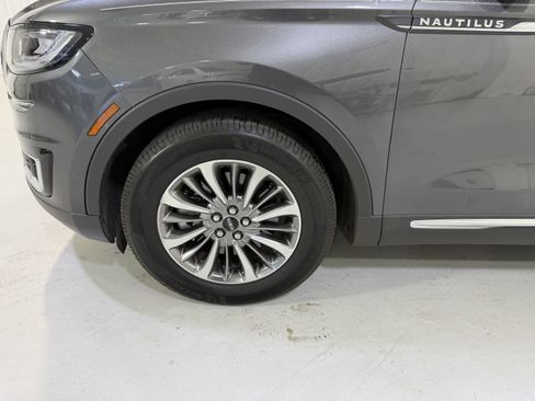 Used 2020 Lincoln Nautilus FWD w/ Equipment Group 101A image 9