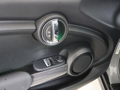 Used 2020 MINI Cooper 2-Door Hardtop w/ Storage Package image 19