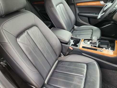 Used 2023 Audi Q5 2.0T Premium w/ Convenience Package image 21
