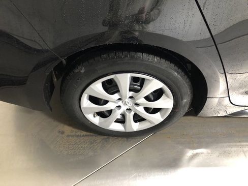 Used 2021 Toyota Corolla LE w/ Carpet Mat Package (TMS) image 9