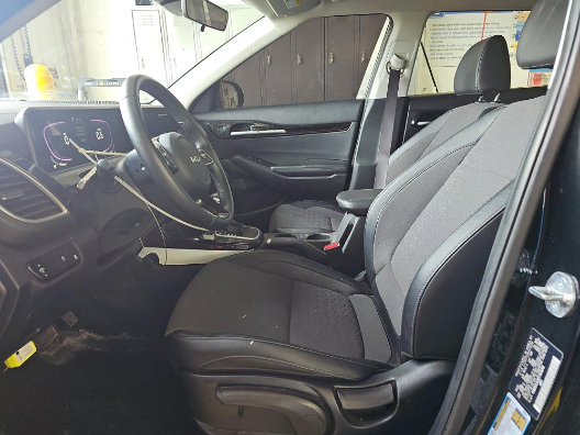 Used 2026 Kia Seltos S AWD/4WD image 4