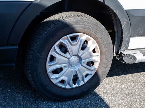 Used 2024 Ford Transit 250 Low Roof w/ Exterior Upgrade Package image 5