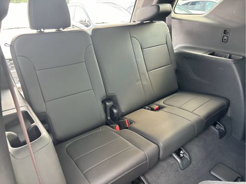 Certified 2023 Chevrolet Traverse LT w/ LT Premium Package AWD/4WD image 30