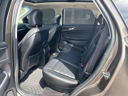 Used 2019 Ford Edge SEL w/ Equipment Group 201A FWD image 9