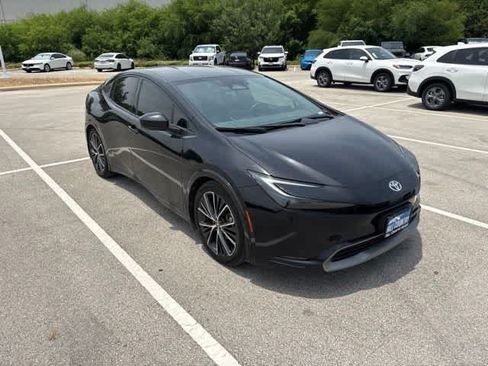 Used 2023 Toyota Prius XLE FWD image 7