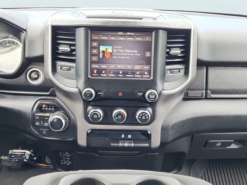 Used 2019 RAM 1500 Big Horn image 9