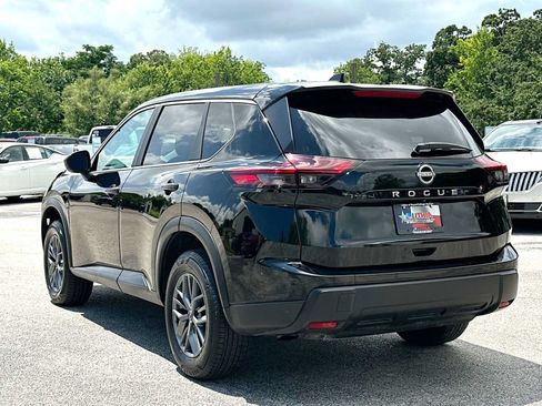 Used 2024 Nissan Rogue S FWD image 13