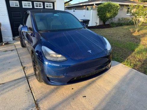 Used 2022 Tesla Model Y Performance AWD/4WD image 1