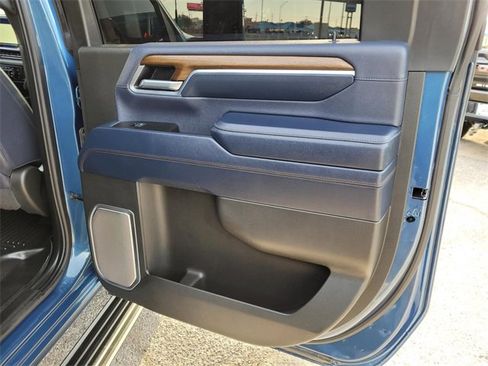 Used 2025 Chevrolet Silverado 3500 High Country w/ High Country Premium Package image 10