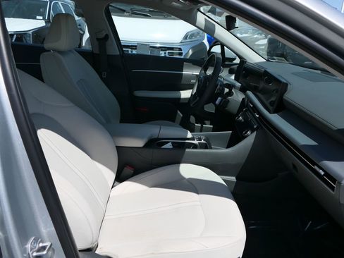 Used 2025 Hyundai Sonata SEL FWD image 25