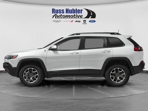 Used 2019 Jeep Cherokee Trailhawk w/ Comfort/Convenience Group AWD/4WD image 3
