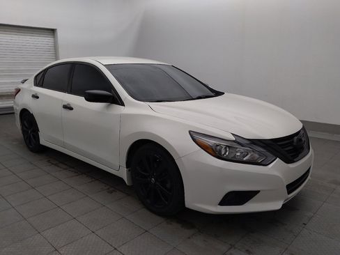 Used 2018 Nissan Altima 2.5 SR w/ SR Midnight Edition FWD image 11