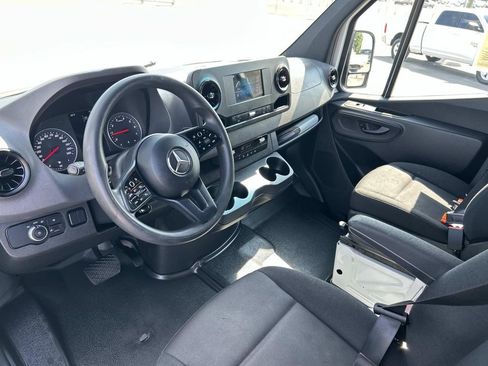 Used 2022 Mercedes-Benz Sprinter 1500 image 24