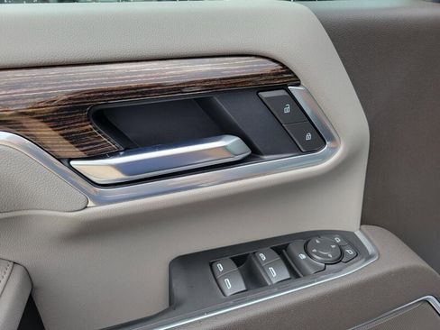 New 2025 GMC Sierra 2500 SLE w/ SLE Value Package; image 20