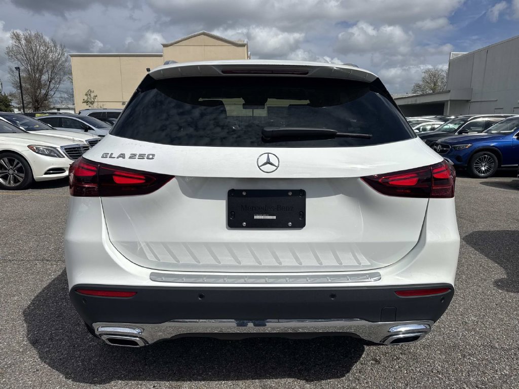 Used 2026 Mercedes-Benz GLA 250 image 4
