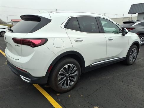 Used 2024 Buick Envision Preferred image 3