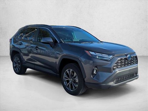 Certified 2022 Toyota RAV4 XLE Premium image 3