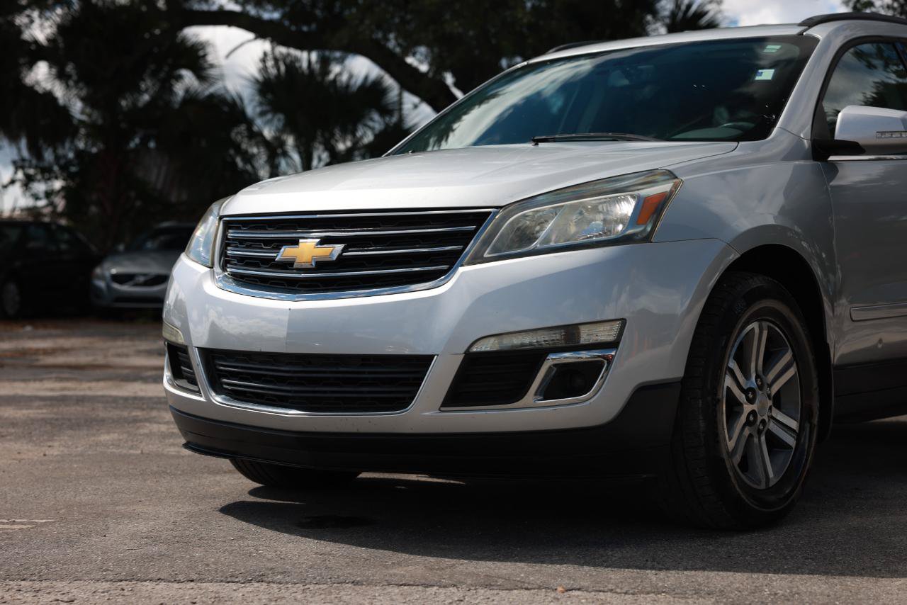 Used 2015 Chevrolet Traverse LT FWD image 29