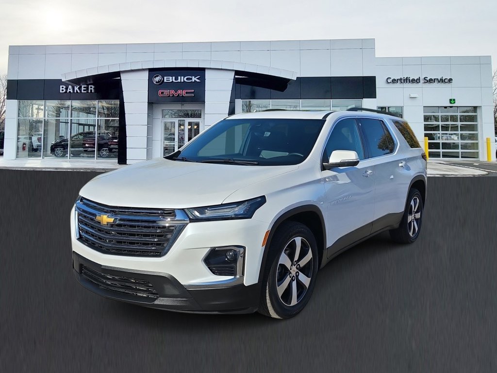 Used 2023 Chevrolet Traverse LT w/ LT Premium Package AWD/4WD image 1
