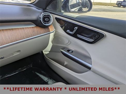 Used 2023 Mercedes-Benz C 300 Sedan image 17