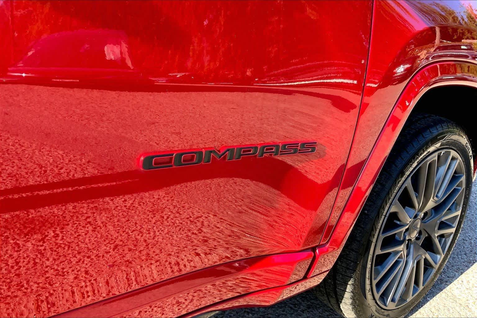 Used 2023 Jeep Compass Limited AWD/4WD image 10
