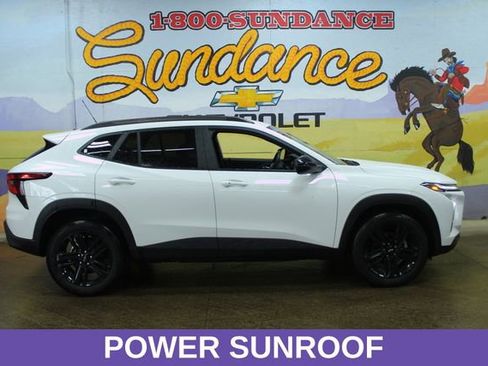 Used 2025 Chevrolet Trax ACTIV w/ Sunroof Package FWD image 1