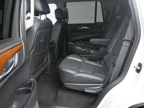 Used 2019 Cadillac Escalade Premium Luxury RWD image 12