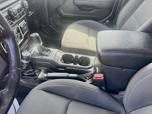 Used 2023 Jeep Wrangler Unlimited Sport AWD/4WD image 25