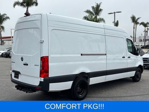 Used 2025 Mercedes-Benz Sprinter 3500 image 3