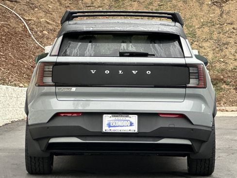 New 2026 Volvo EX30 Cross Country Ultra image 6