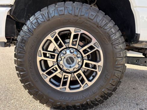 Used 2024 Ford F250 Limited w/ FX4 Off-Road Package image 11